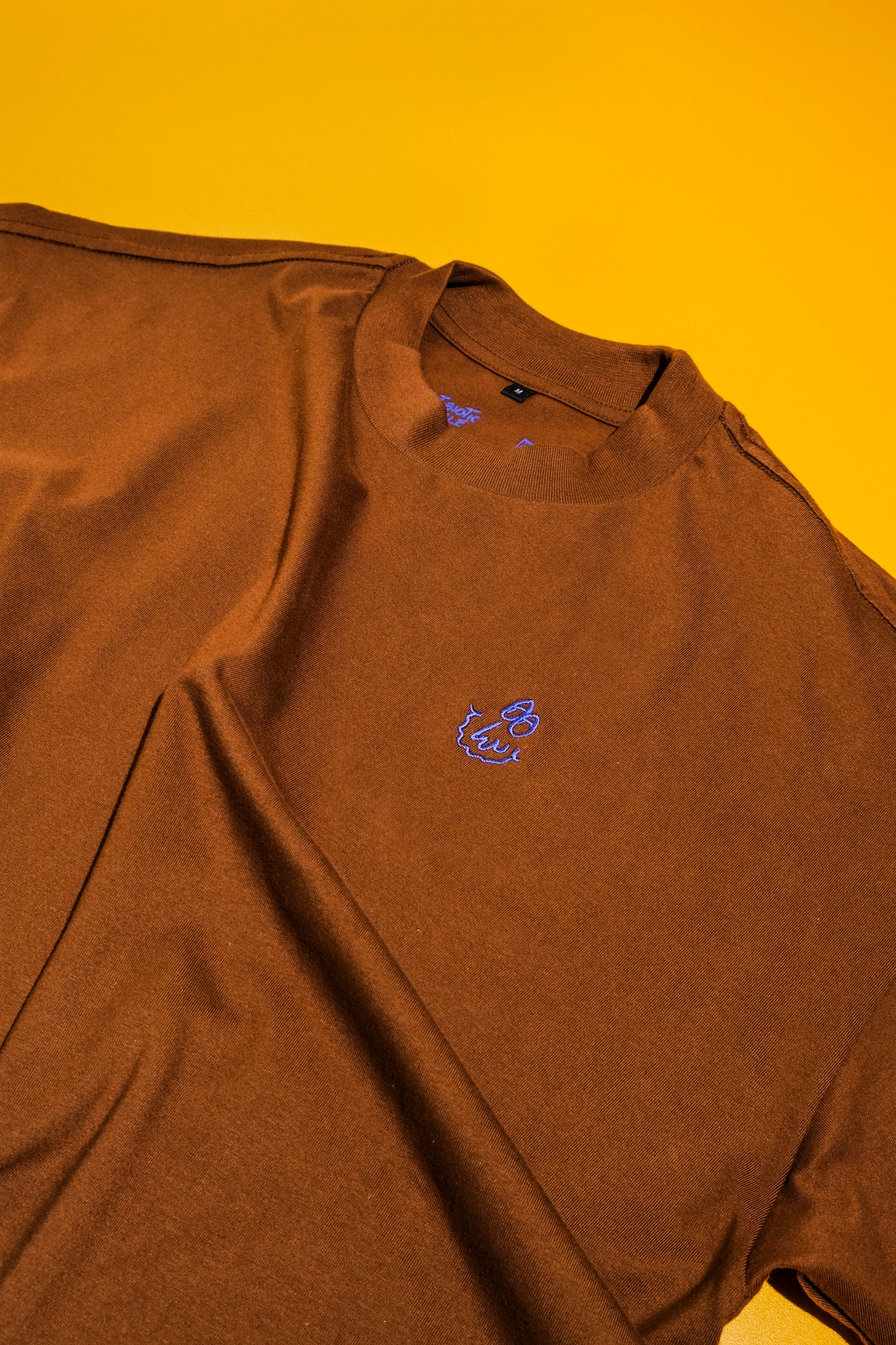 'Smile Scribble' Embroidered SS Tee (Brown)