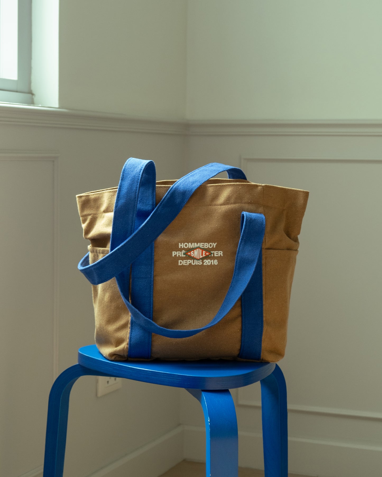 'Fine Arts' Multi-Pocket Tote-bag (Wood/Blue) - Hommeboy & Antibiotic Smile