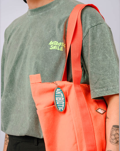 'Smile Badge' Multi-Pocket Tote Bag w/ Keychain